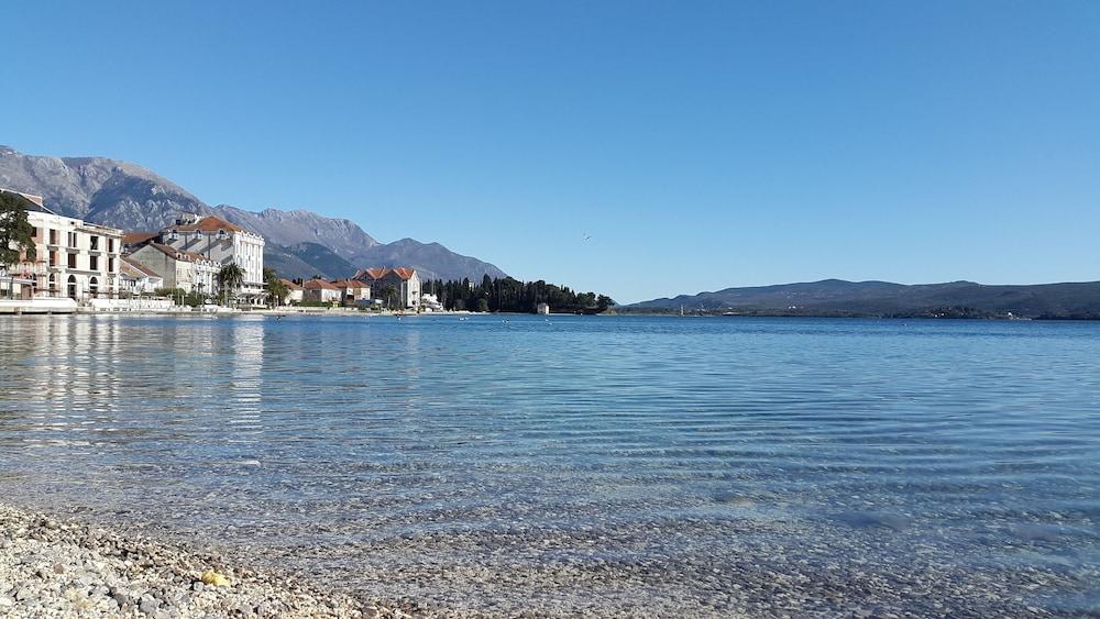 Hotel Magnolia Tivat Exterior foto